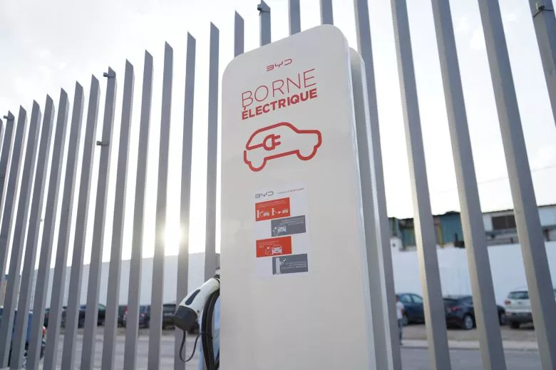 Le géant chinois lance 5 nouveaux modèles électriques et hybrides rechargeables