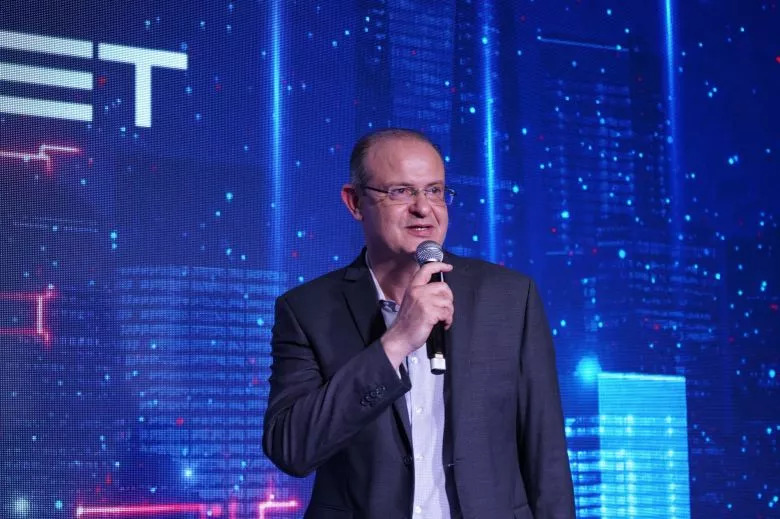 Le géant chinois lance 5 nouveaux modèles électriques et hybrides rechargeables