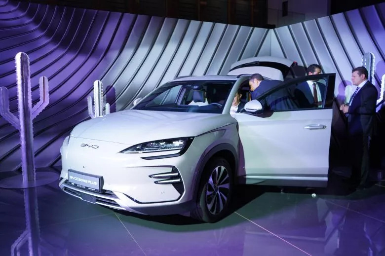 Le géant chinois lance 5 nouveaux modèles électriques et hybrides rechargeables