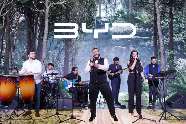 Le géant chinois lance 5 nouveaux modèles électriques et hybrides rechargeables