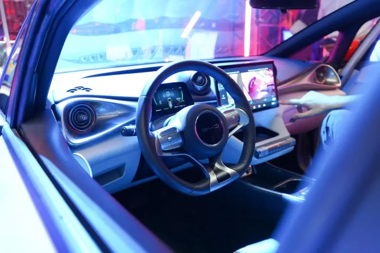 Le géant chinois lance 5 nouveaux modèles électriques et hybrides rechargeables