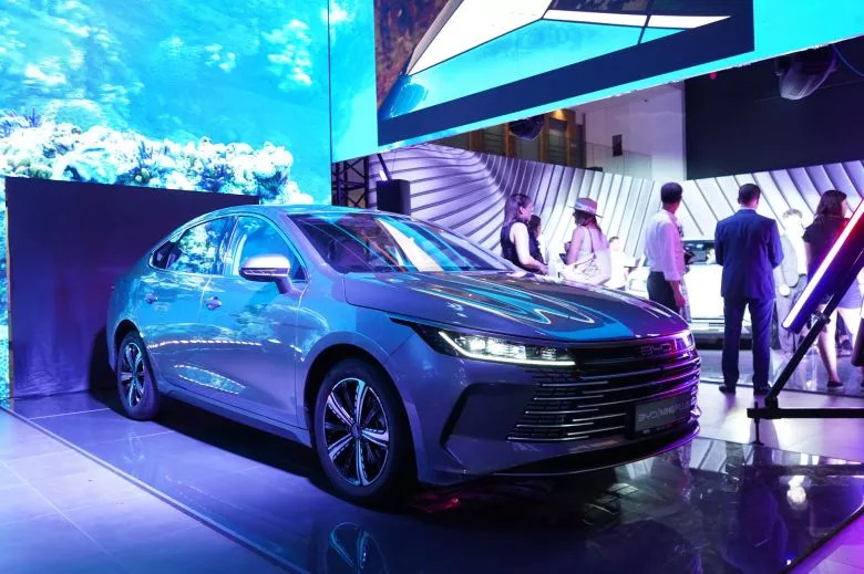 Le géant chinois lance 5 nouveaux modèles électriques et hybrides rechargeables
