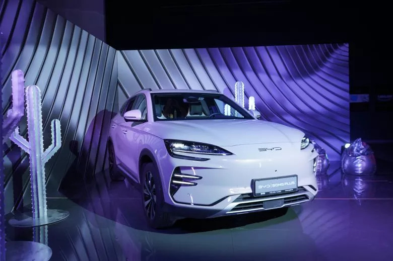 Le géant chinois lance 5 nouveaux modèles électriques et hybrides rechargeables