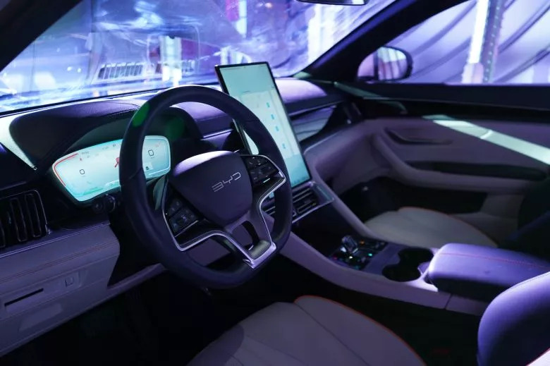 Le géant chinois lance 5 nouveaux modèles électriques et hybrides rechargeables