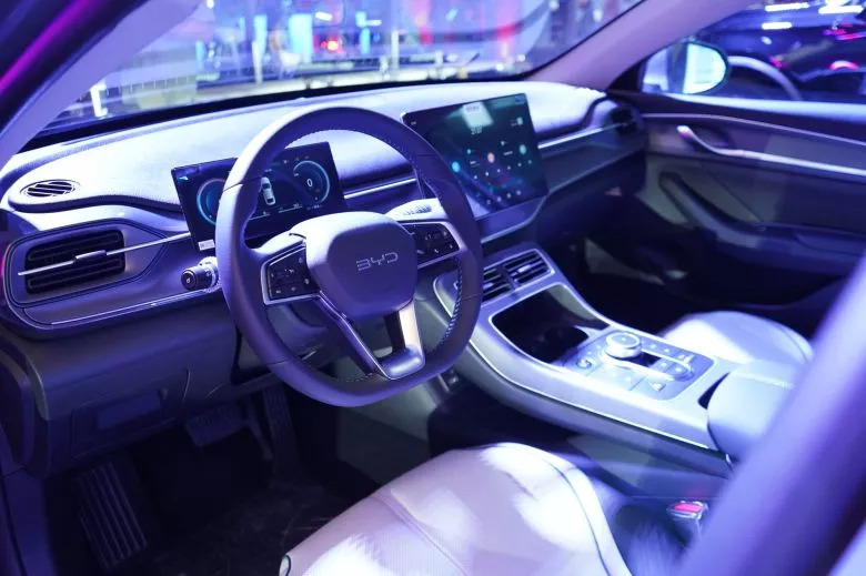 Le géant chinois lance 5 nouveaux modèles électriques et hybrides rechargeables