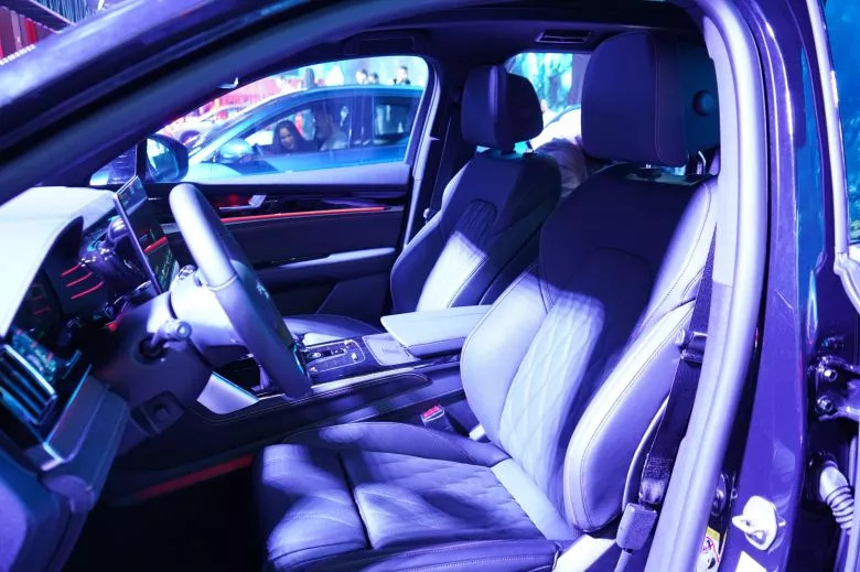 Le géant chinois lance 5 nouveaux modèles électriques et hybrides rechargeables