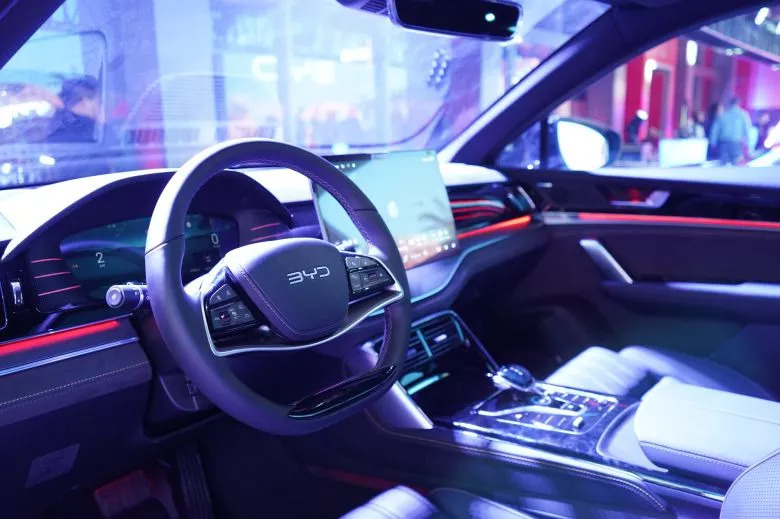 Le géant chinois lance 5 nouveaux modèles électriques et hybrides rechargeables