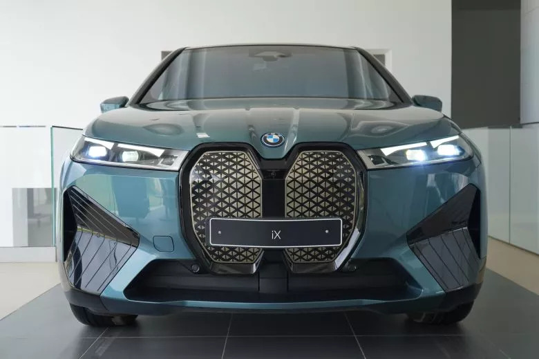 BMW iX xDrive40 Impressive