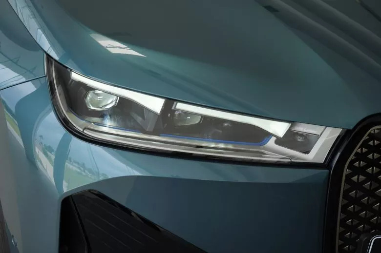 BMW iX xDrive40 Impressive