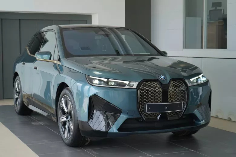 BMW iX xDrive40 Impressive