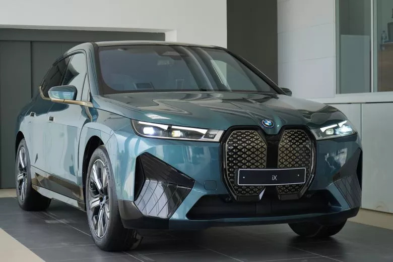 BMW iX xDrive40 Impressive