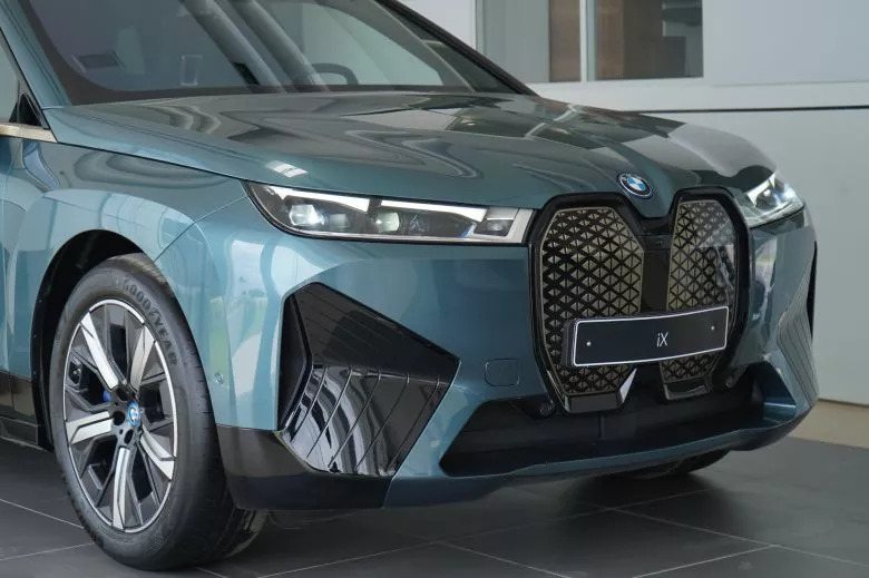 BMW iX xDrive40 Impressive