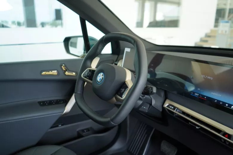 BMW iX xDrive40 Impressive