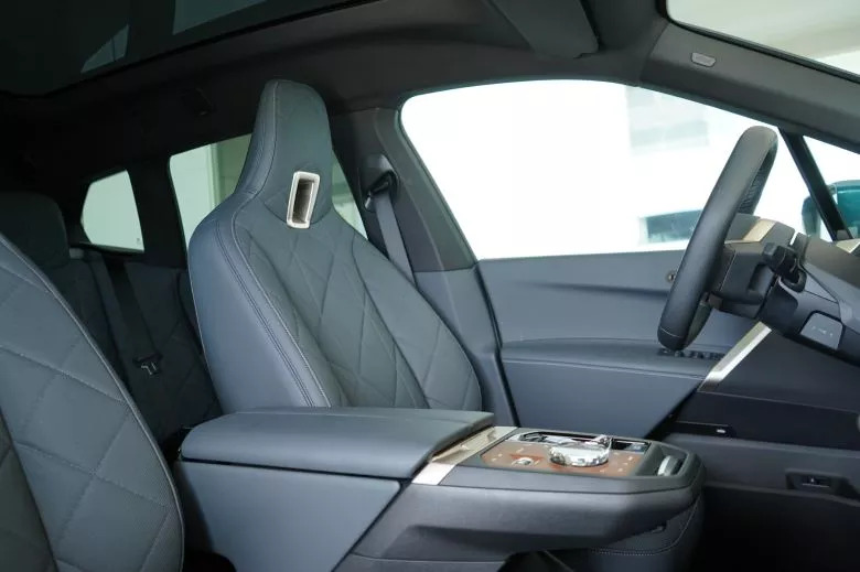 BMW iX xDrive40 Impressive