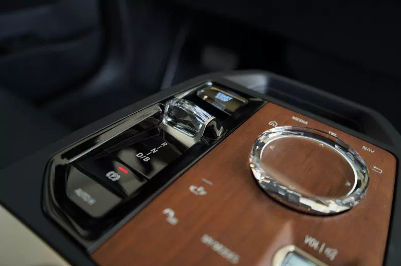 BMW iX xDrive40 Impressive