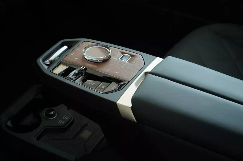 BMW iX xDrive40 Impressive