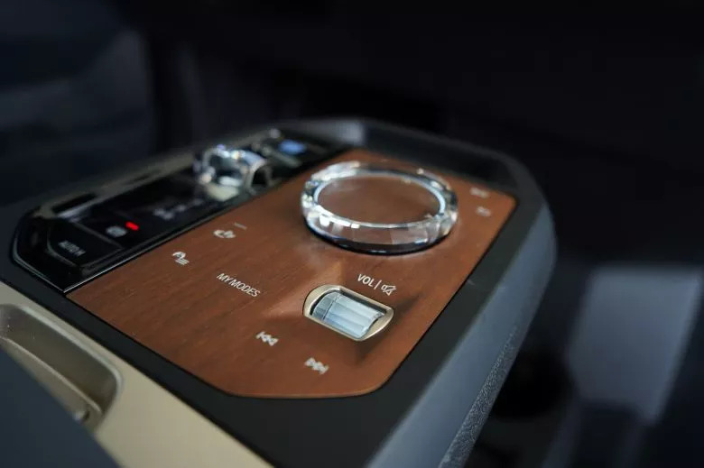 BMW iX xDrive40 Impressive