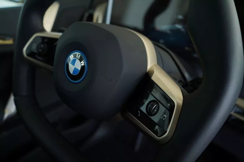 BMW iX xDrive40 Impressive