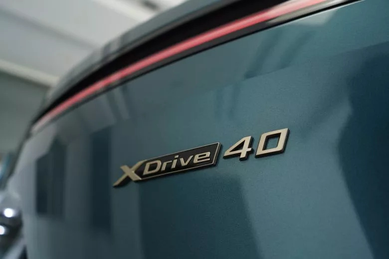 BMW iX xDrive40 Impressive