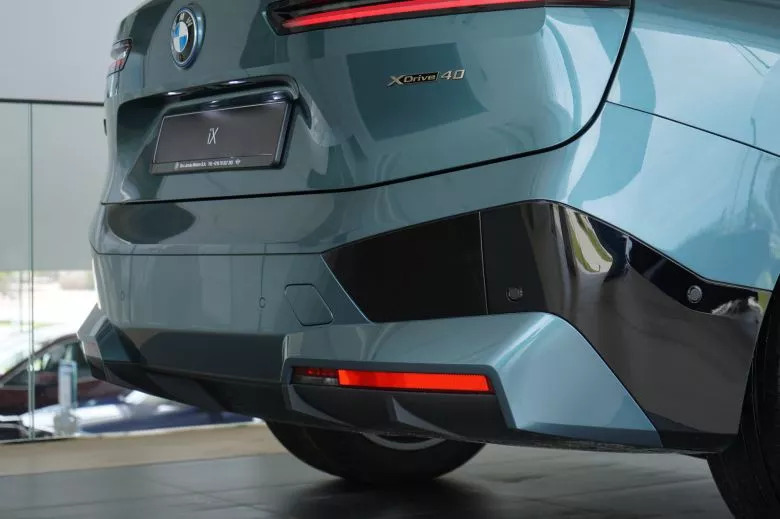 BMW iX xDrive40 Impressive