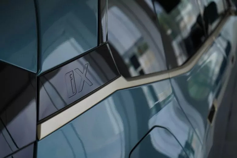 BMW iX xDrive40 Impressive