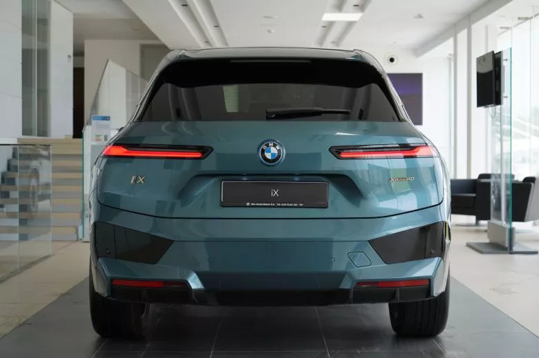 BMW iX xDrive40 Impressive