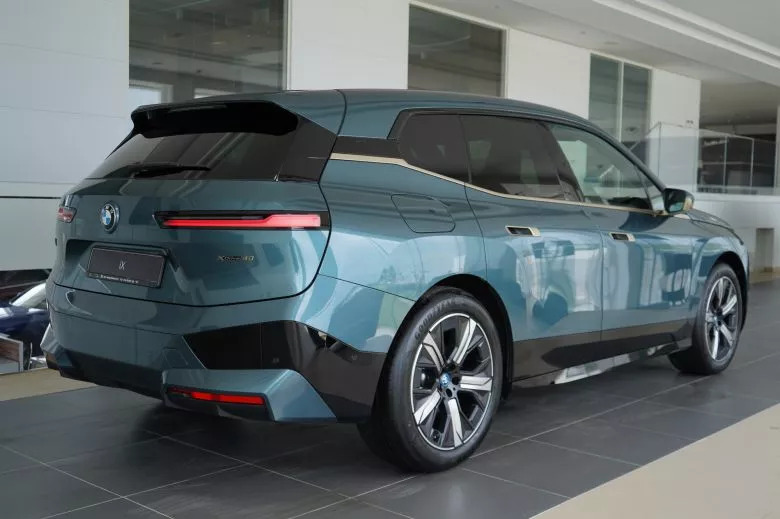 BMW iX xDrive40 Impressive