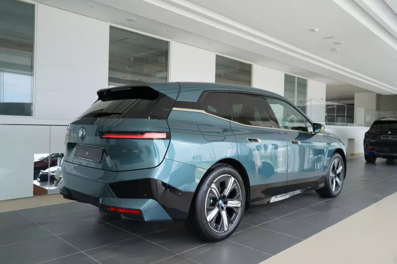 BMW iX xDrive40 Impressive