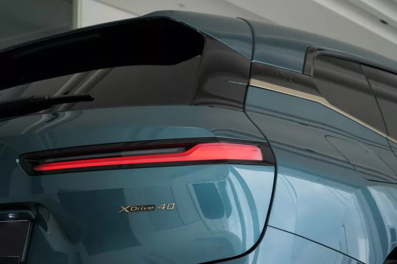 BMW iX xDrive40 Impressive