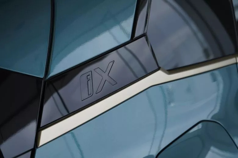 BMW iX xDrive40 Impressive