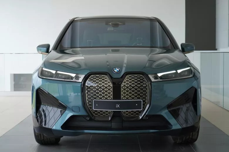 BMW iX xDrive40 Impressive