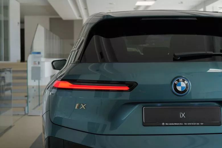 BMW iX xDrive40 Impressive