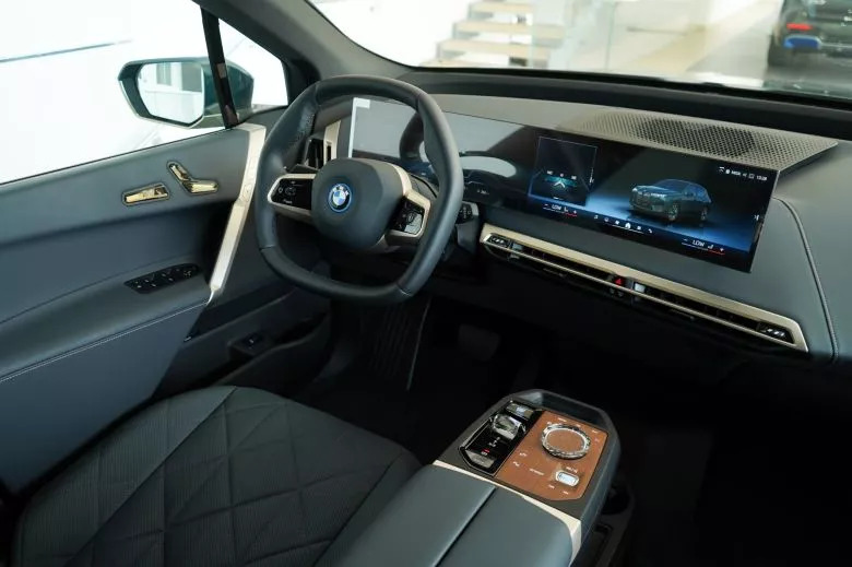 BMW iX xDrive40 Impressive