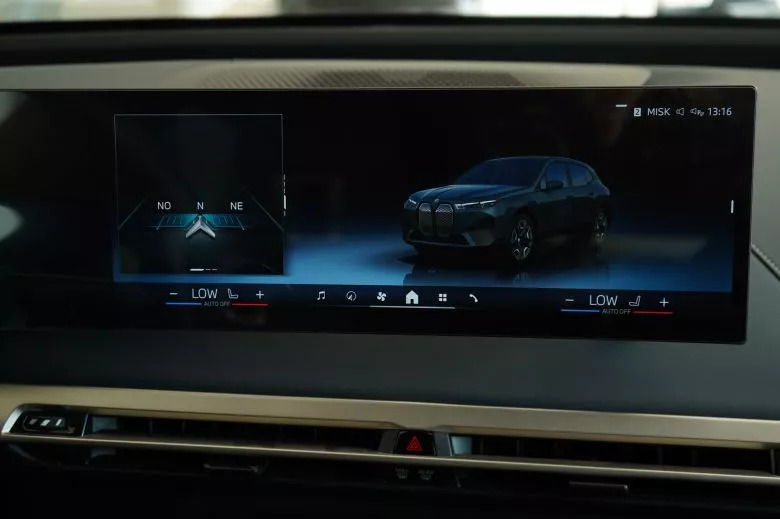 BMW iX xDrive40 Impressive