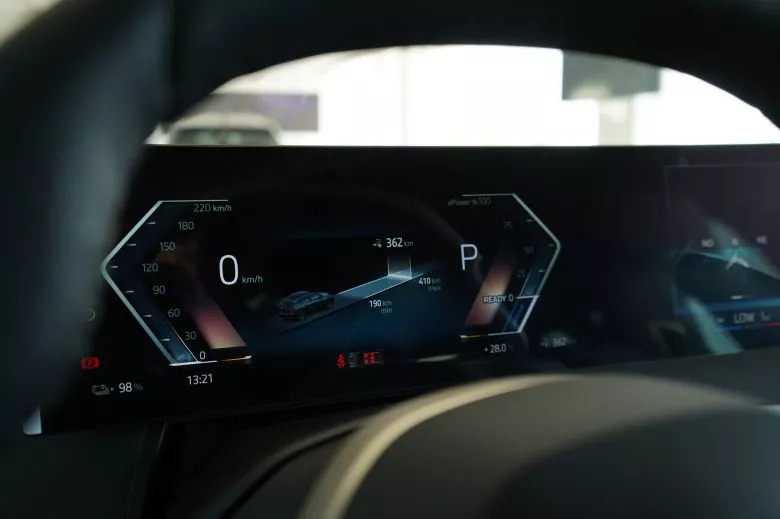 BMW iX xDrive40 Impressive