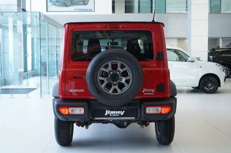 Suzuki Jimny 5 portes désormais disponible en précommande chez carpro