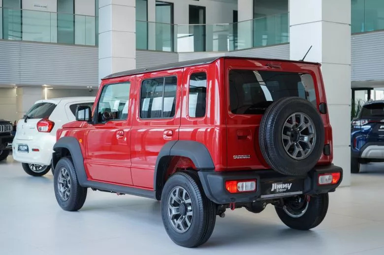 Suzuki Jimny 5 portes désormais disponible en précommande chez carpro