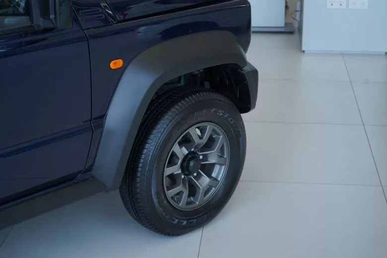 Suzuki Jimny 5 portes désormais disponible en précommande chez carpro