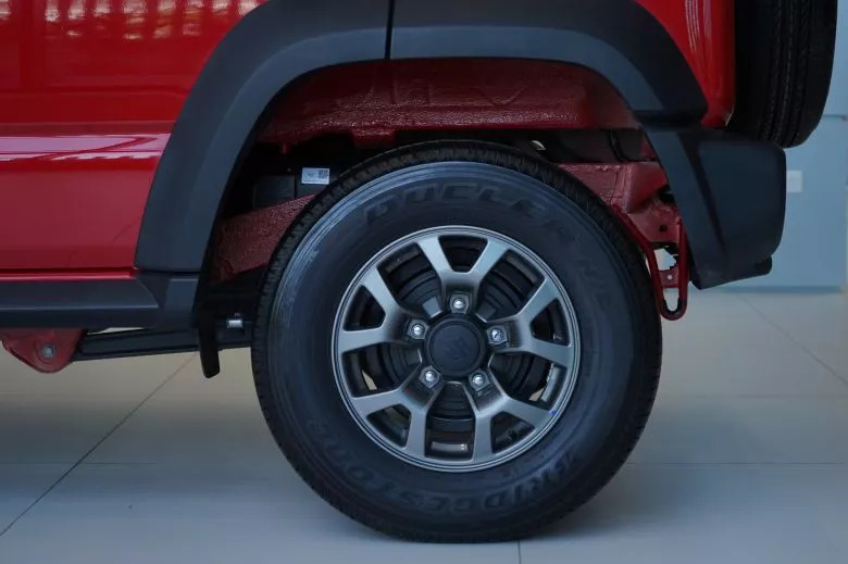 Suzuki Jimny 5 portes désormais disponible en précommande chez carpro