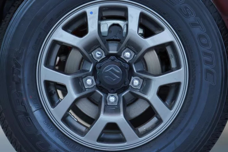 Suzuki Jimny 5 portes désormais disponible en précommande chez carpro