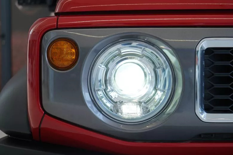 Suzuki Jimny 5 portes désormais disponible en précommande chez carpro