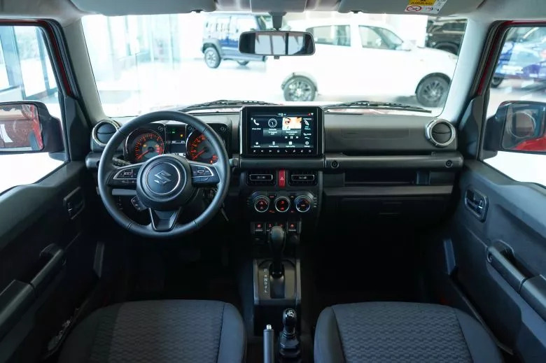 Suzuki Jimny 5 portes désormais disponible en précommande chez carpro