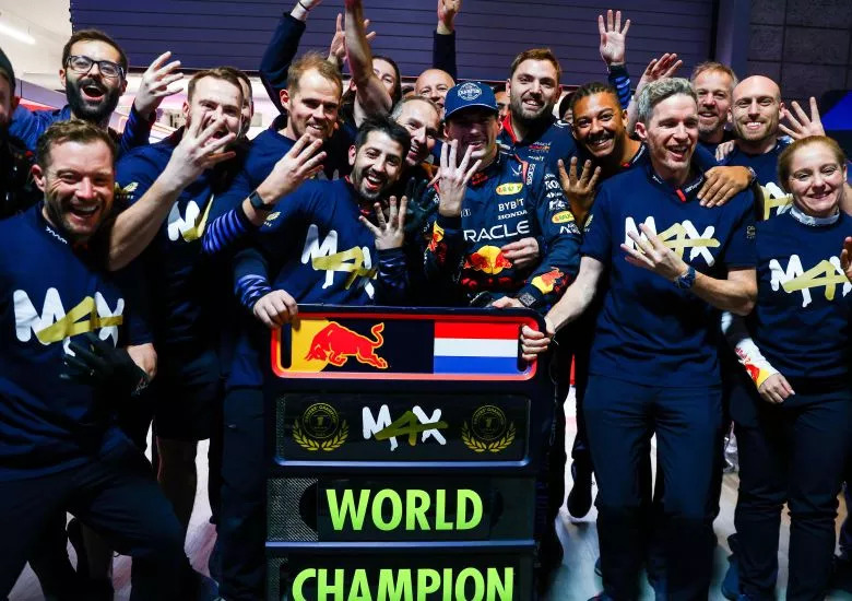 Max Verstappen remporte son quatrième titre consécutif de champion du monde des pilotes de F1