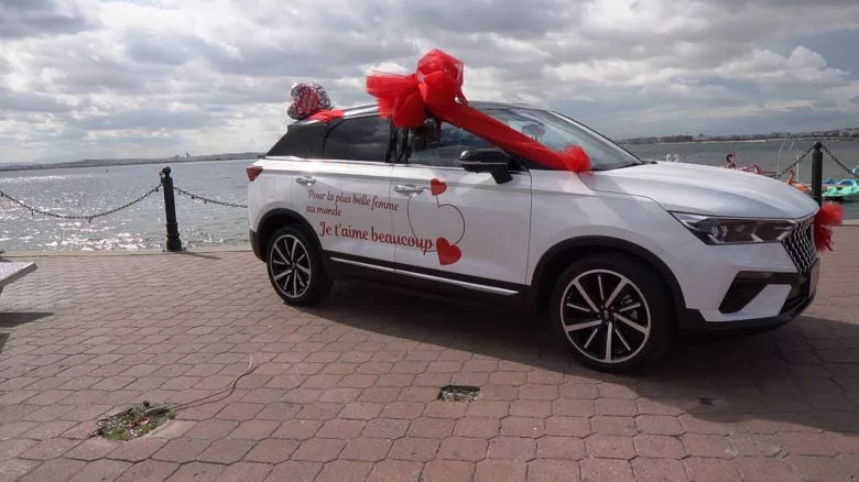 FAW Bestune a célébré l'amour sur les routes