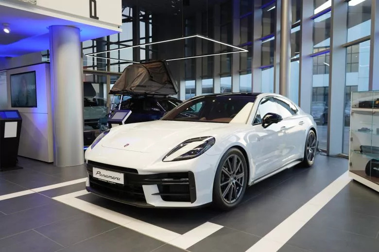 Porsche Centre Tunis - Ouverture du showroom rénové à La Goulette