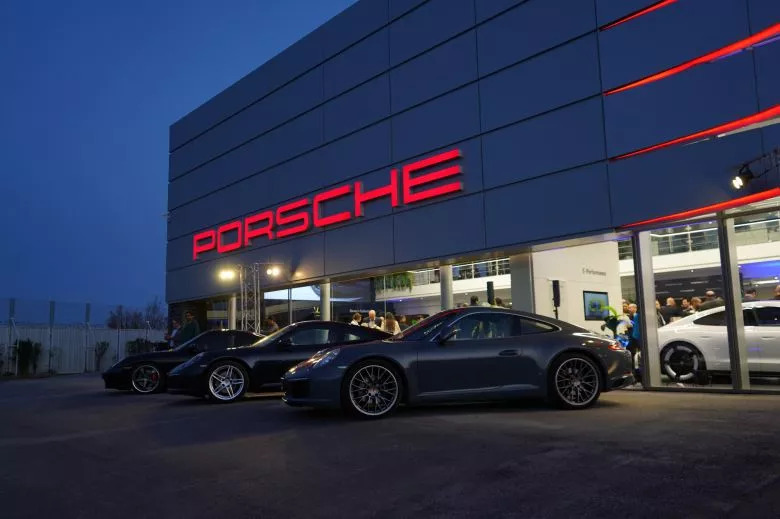 Porsche Centre Tunis - Ouverture du showroom rénové à La Goulette