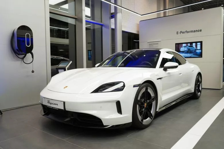 Porsche Centre Tunis - Ouverture du showroom rénové à La Goulette