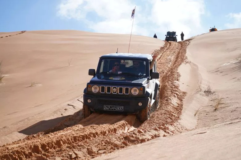 Raid Jimny 2025 - Une aventure exceptionnelle à travers le désert tunisien