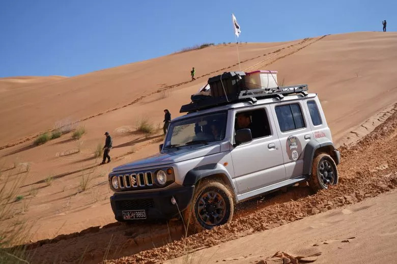 Raid Jimny 2025 - Une aventure exceptionnelle à travers le désert tunisien