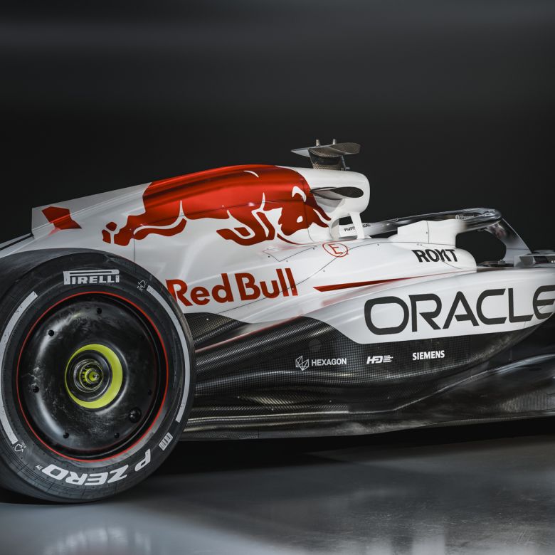 Max Verstappen remporte le GP du Japon avec une livrée en hommage à Honda pour Red Bull